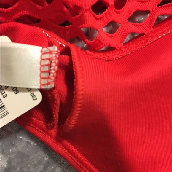 2/$25 Pink by Victoria’s Secret ultimate sports bra - Picture 4 of 6